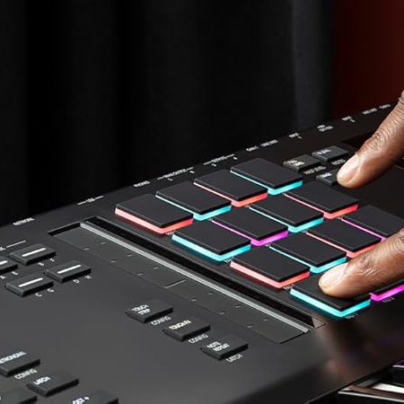 AKAI MPC KEY 61 - Teclado Sintetizador